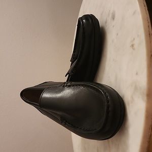 Youth sz 29 leather loafer